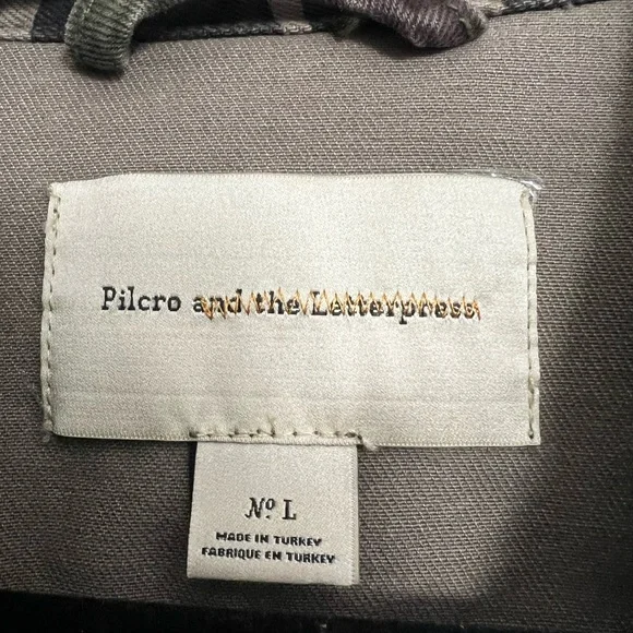 Preowned| Pilcro Camouflage Button-Up Jean Jacket | SZ L - Picture 3 of 3